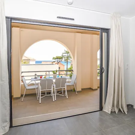 2 Bedroom Nice Apartment In Algajola Διαμέρισμα
