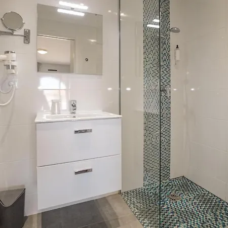 2 Bedroom Nice Apartment In Algajola *