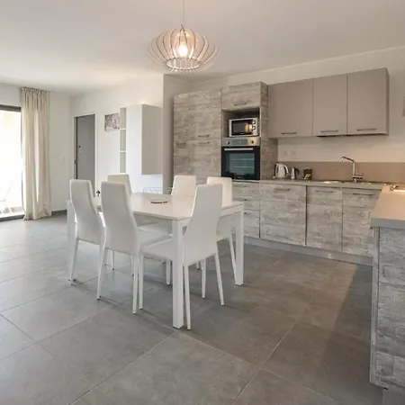 2 Bedroom Nice Apartment In Algajola
