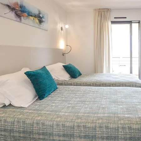 2 Bedroom Cozy In Апартаменты Альгайола