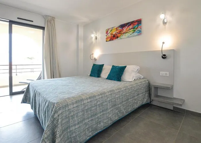 2 Bedroom Cozy In דירה אלגז'ולה