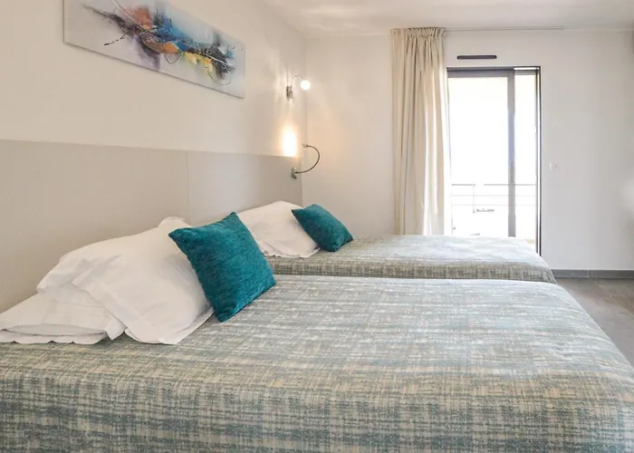 2 Bedroom Cozy In Lejlighed Algajola (Corsica)
