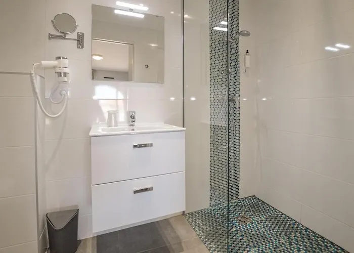 2 Bedroom Cozy In *